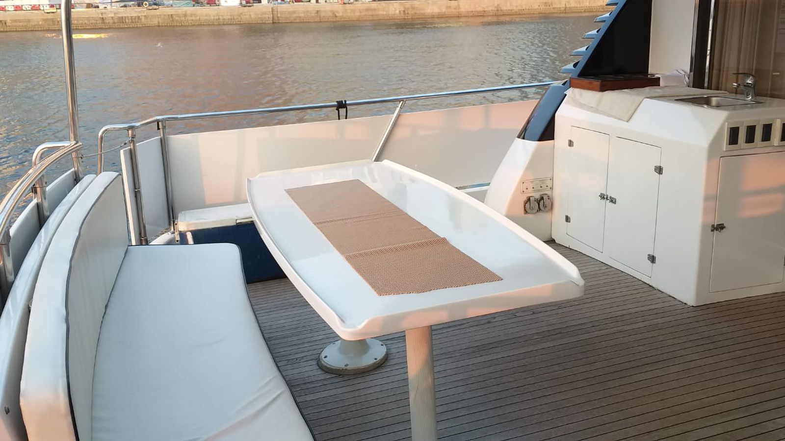 Western Luxury Yacht [YMT05]